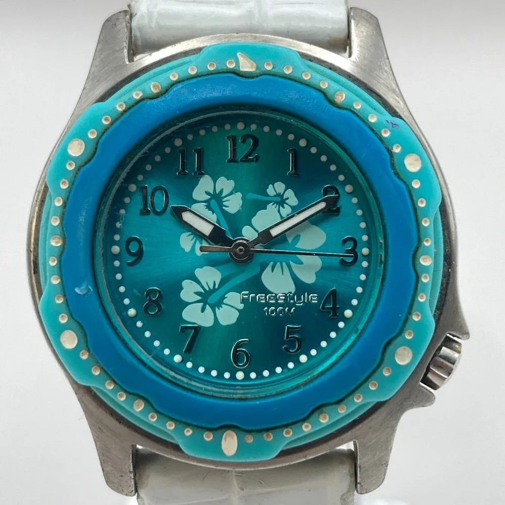 Freestyle Rage Women's Watch 31mm Silver Tone Blue Floral 77178 New Battery 8.5